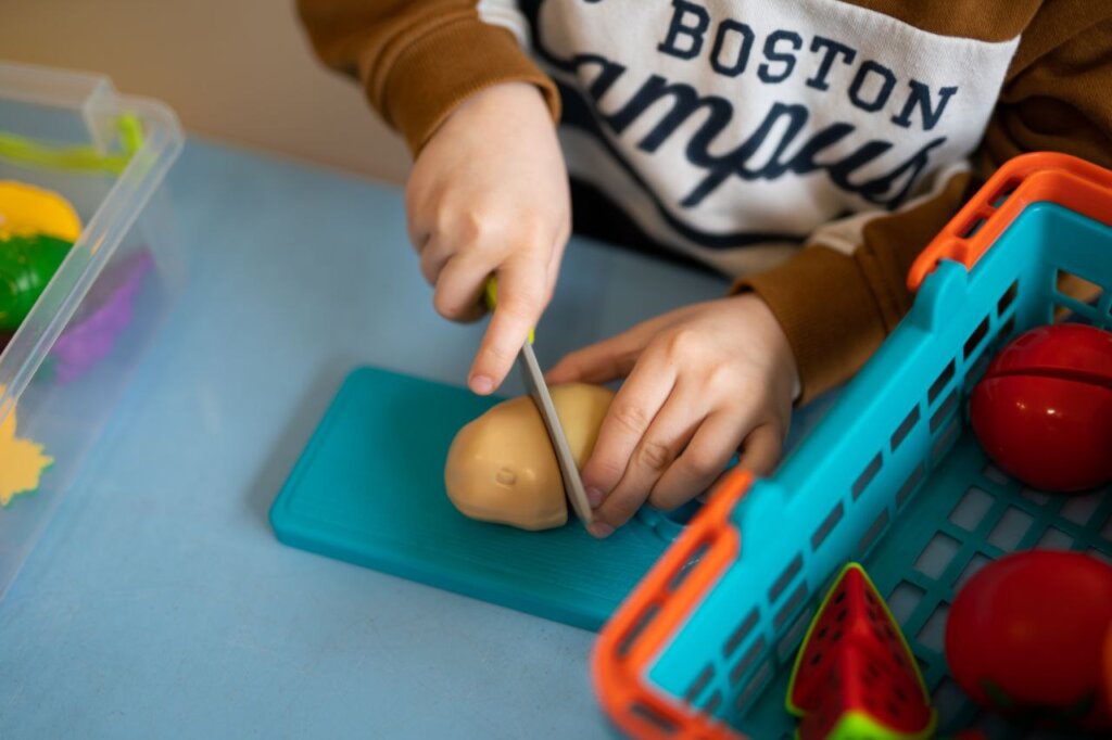 Provide rehabilitation to 10 children with ASD