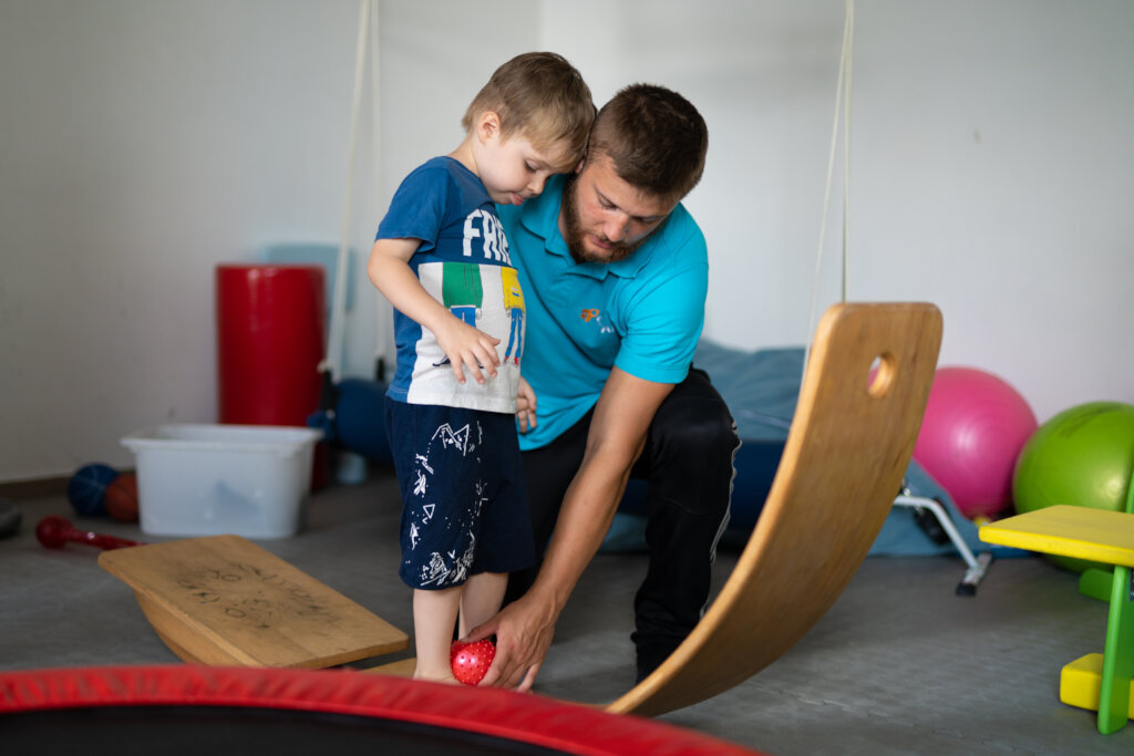 Provide rehabilitation to 10 children with ASD