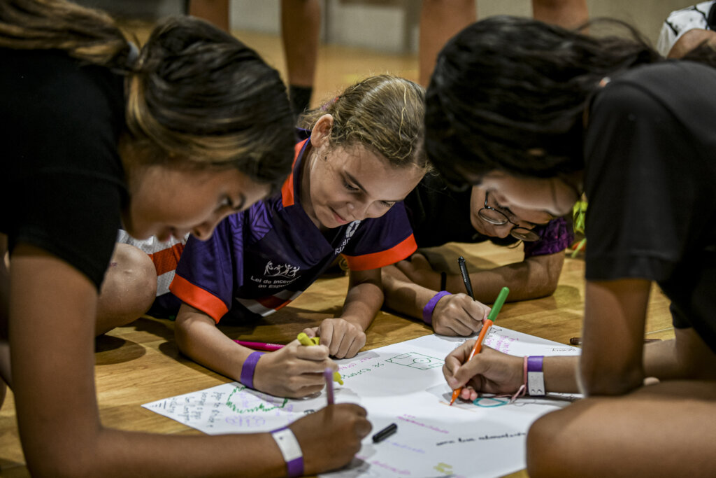 Give 1,500 children a new future through sport