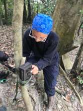 Yeimi Setting up Camera traps