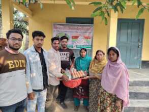 Postpartum mothers are being given food gifts1