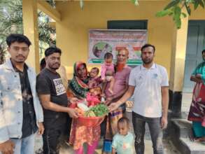 Postpartum mothers are being given food gifts