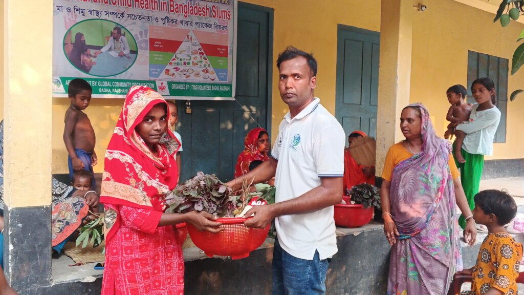 Pregnant mothers are being given food gifts