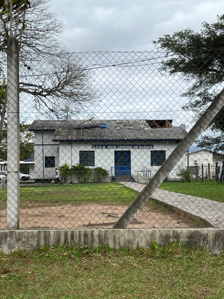Escola atingida