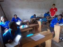 Volunteer teaching in class