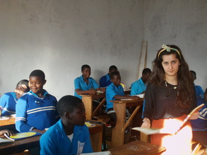Hanna a student from University of sussex teaching
