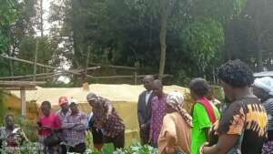 Teaching permaculture to students' guardians