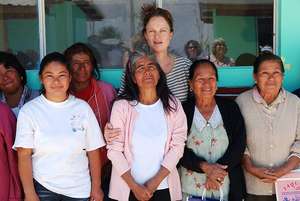Susan Pick (IMIFAP Director) with participants