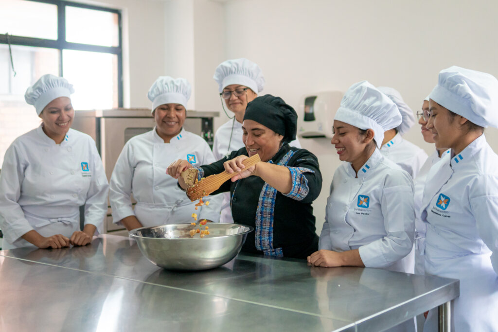Give a brighter future to women in Latin America