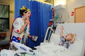 Dr Wonderpants spreading smiles and bubbles