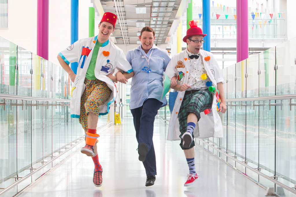 Giggle Doctor visits for children in hospital