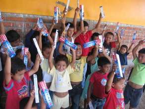 Children in Nicaragua celebrate clean teeth!