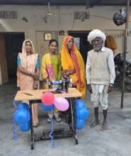 Sewing machine recipient