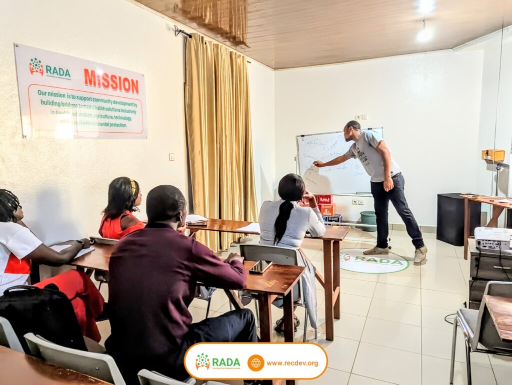Monitoring and Evaluation session with volunteers.