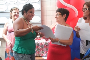 mother receiving the diploma