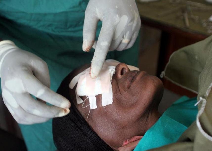 Simple eye surgery to restore sight to Ethiopians