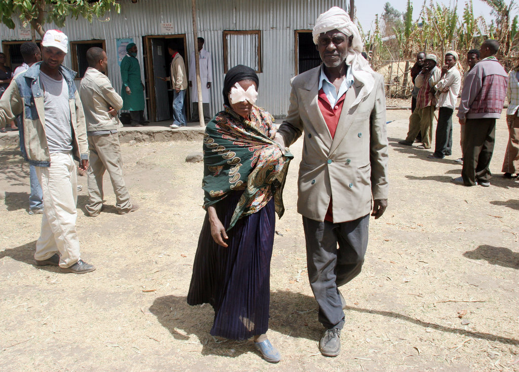Simple eye surgery to restore sight to Ethiopians