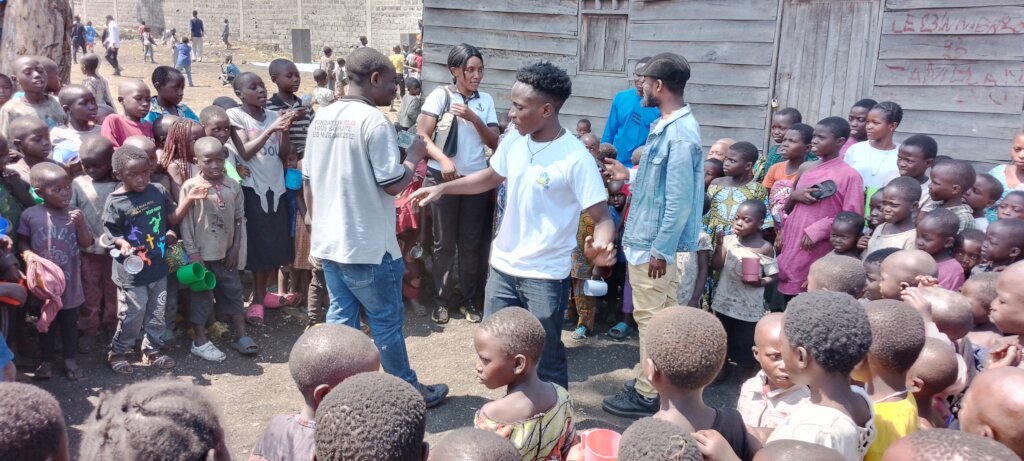 Porridge to IDP malnourrished children in East RDC