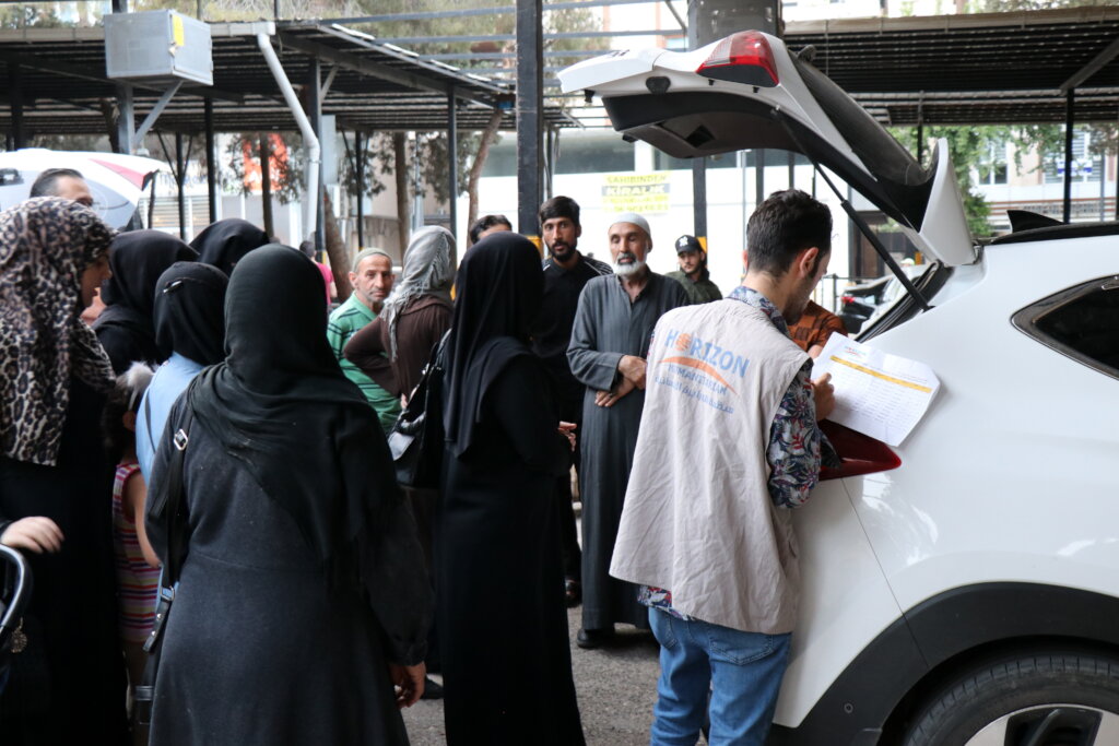 Empowering Refugees with Daily Hot Meals