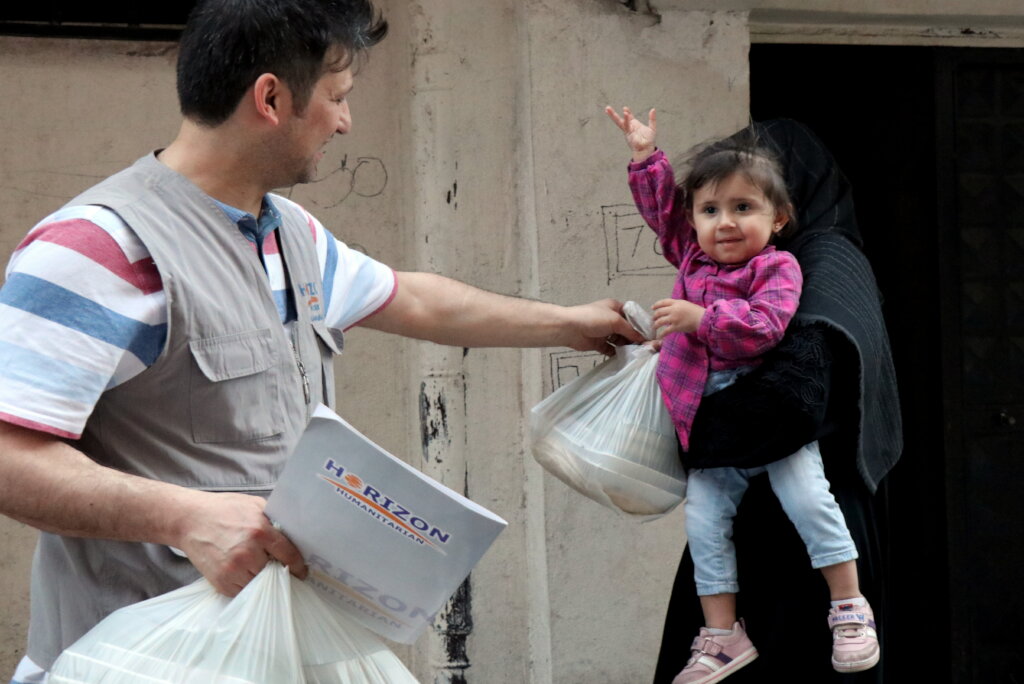 Empowering Refugees with Daily Hot Meals