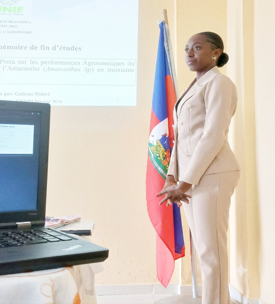 A student presents her thesis on Terra Preta soil.
