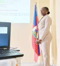 A student presents her thesis on Terra Preta soil.