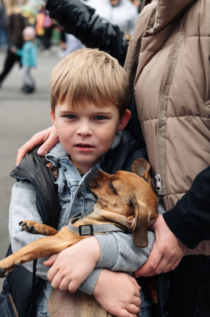 Give support to 1,000 Ukrainian orphaned-children