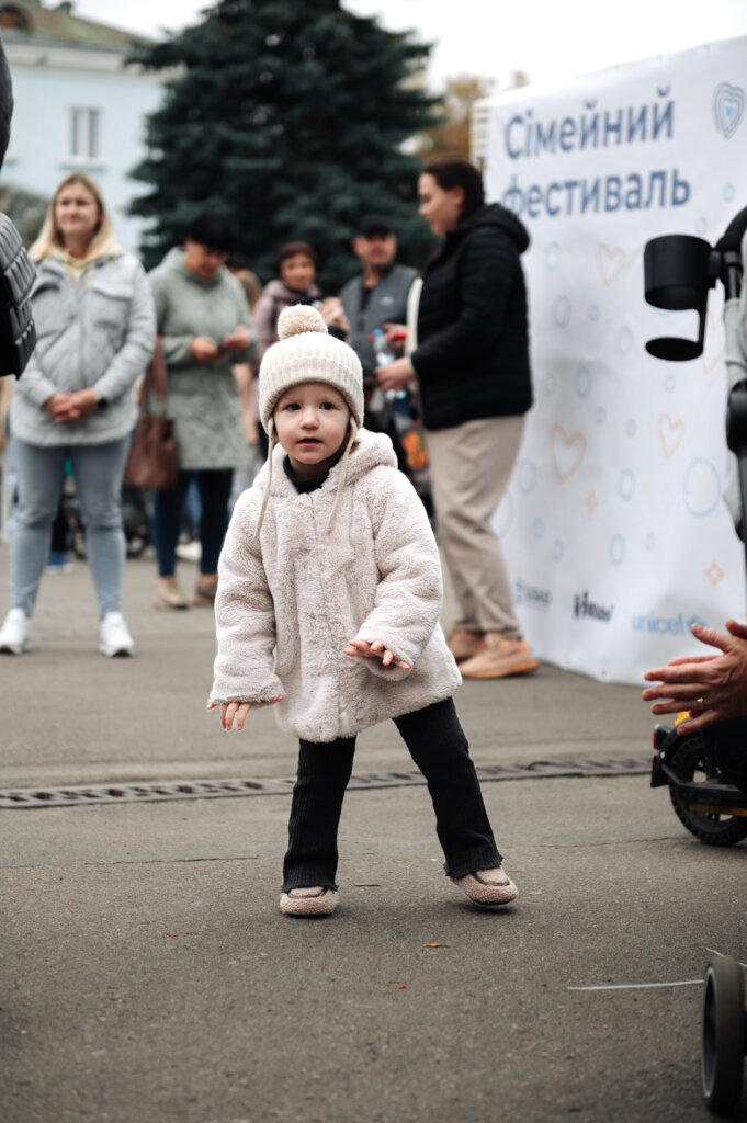 Give support to 1,000 Ukrainian orphaned-children