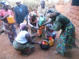 Women sharing Palm oil