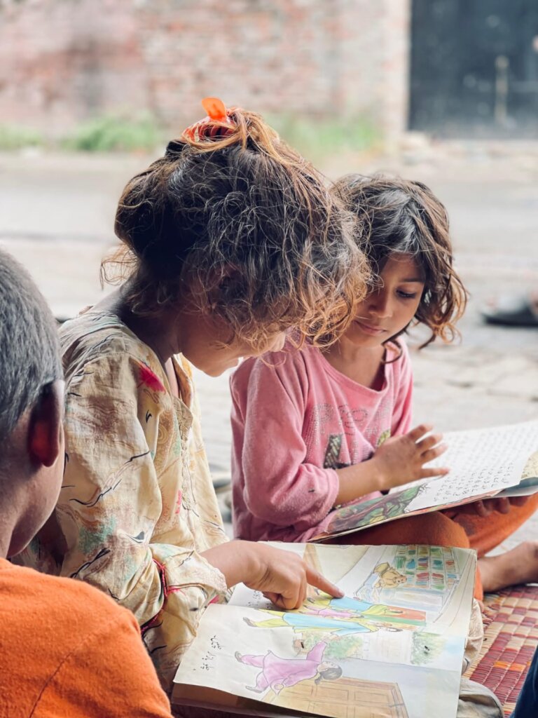 100 Box Libraries and Tech Bags