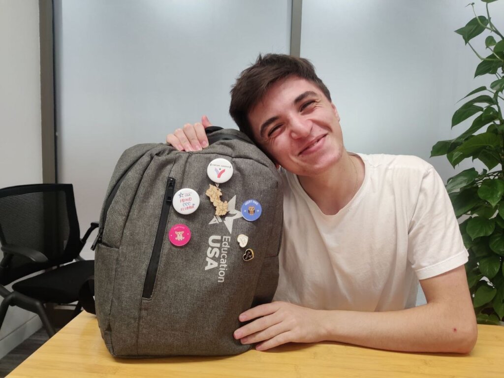 Support Armath alumni Hovik to study at NYU