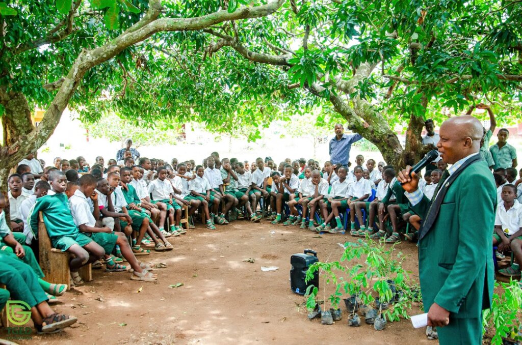 HELP BUILD GREENER MINDS FOR A SUSTAINABLE FUTURE