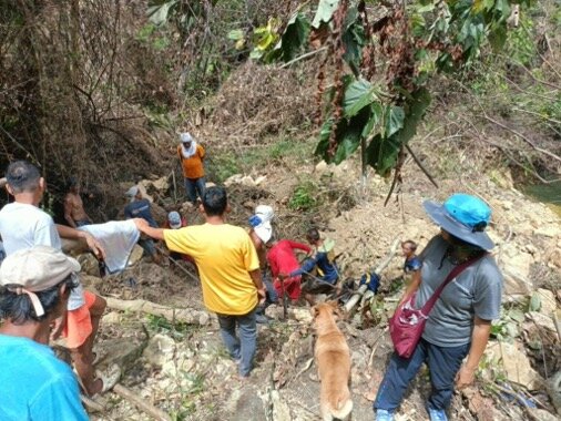 Inspecting a sinkhole after the M6.9 earthquake