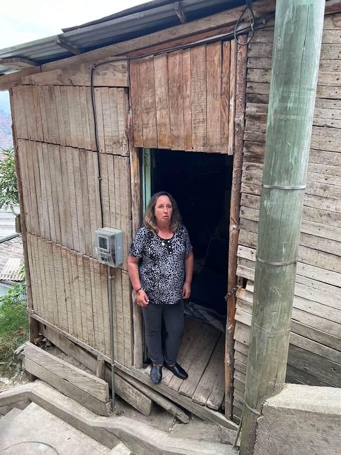 Construction of worthy lives for women in Medellin