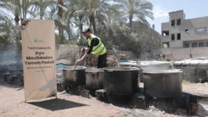 Cooking amidst the rubble in Palestine
