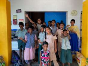 The children of Dayspring with our volunteer !