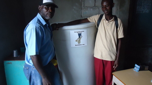 A school in Cité Soleil receives a water tank!