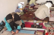 Afghan Women Learn Traditional Carpet Weaving