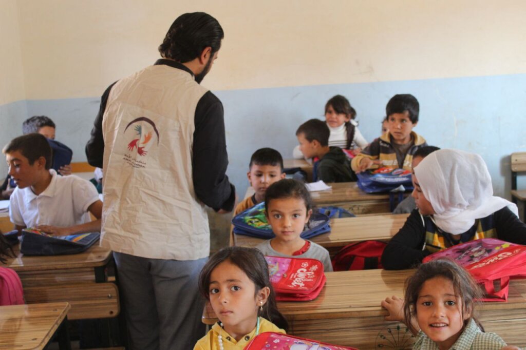 support 300 Students in Northern Syria