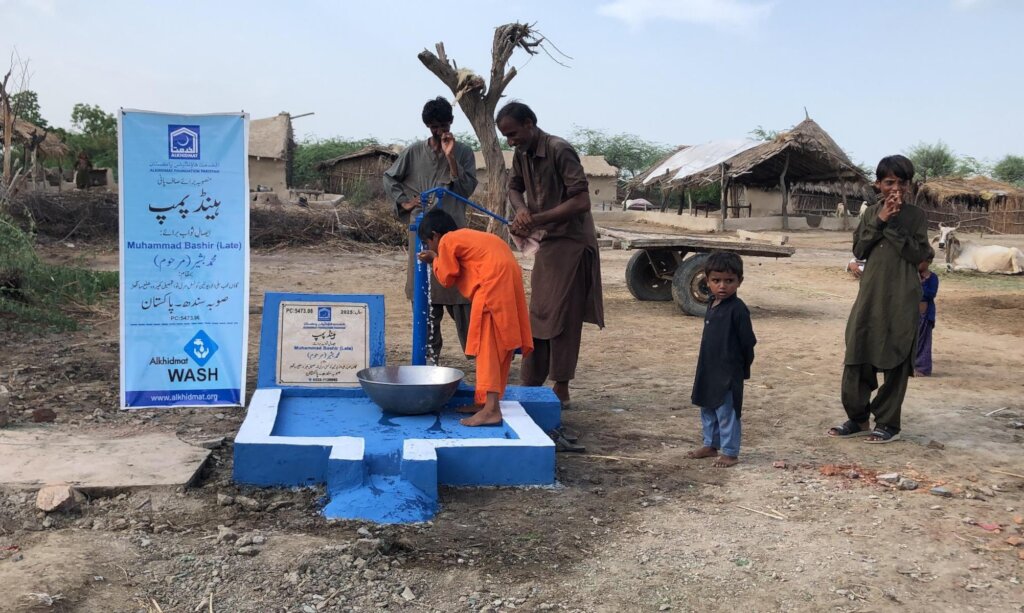 Build 100 Hand Pumps in Pakistan