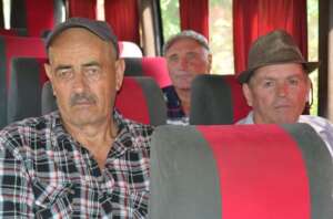 Mihai, Nicolai & Fiodor Arrive on Bus