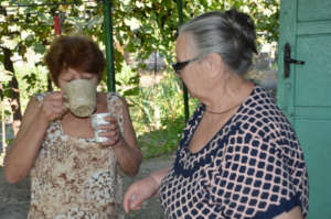 Nelli Takes Anti-TB Drugs as Alexandra Observes