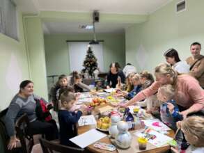 Children Painting with Parents & Pupils
