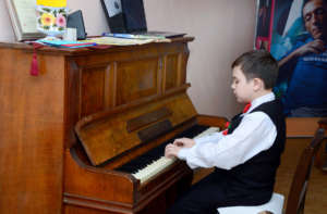 Artiom on Piano