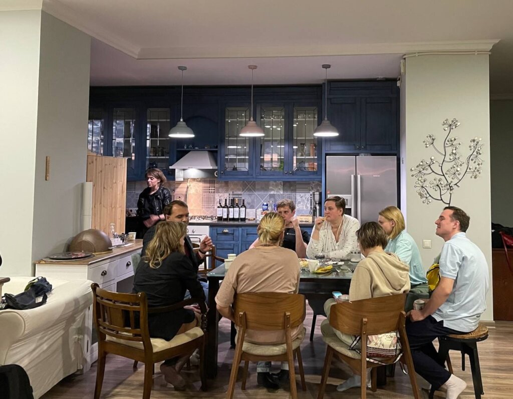 Empower Anti-War Russians abroad