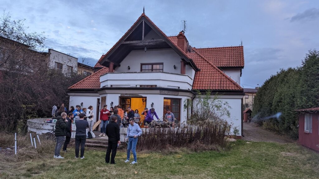 Empower Anti-War Russians abroad