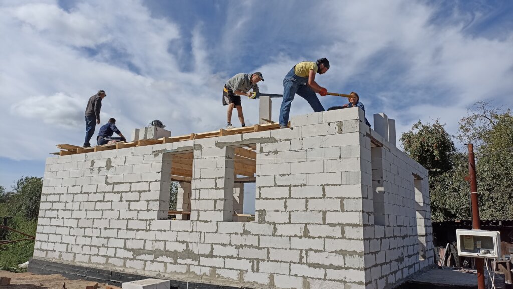 Help Ukrainian Volunteers Rebuild Homes