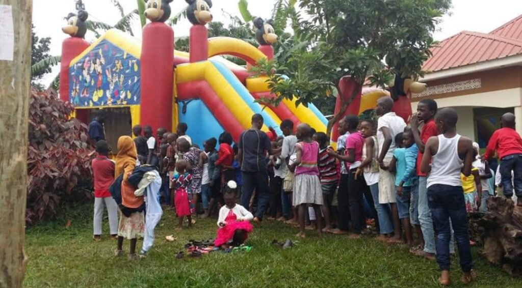 Christmas celebration for 500 kids in Rural Uganda