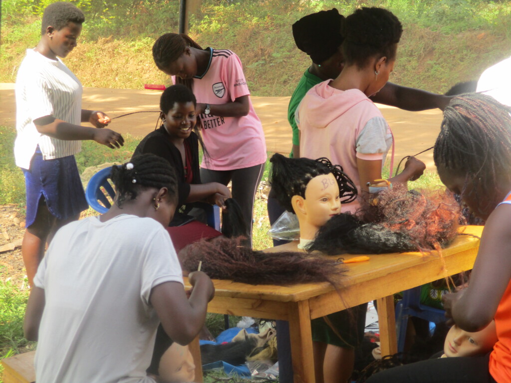 Empowering 100  vulnerable single teenage mothers