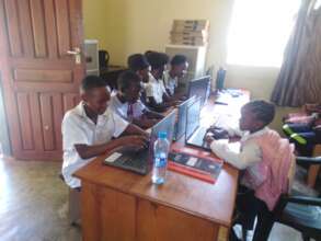 Computer skills training in progress